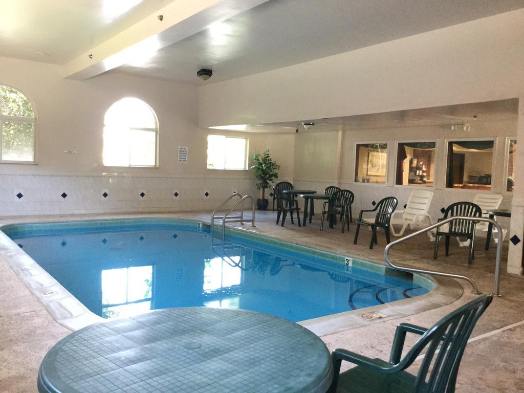 Americas Best Value Inn&Suites Saint Charles Exterior foto