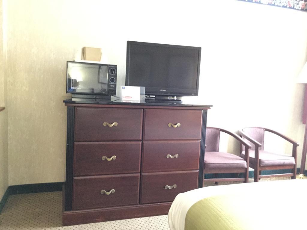 Americas Best Value Inn&Suites Saint Charles Exterior foto