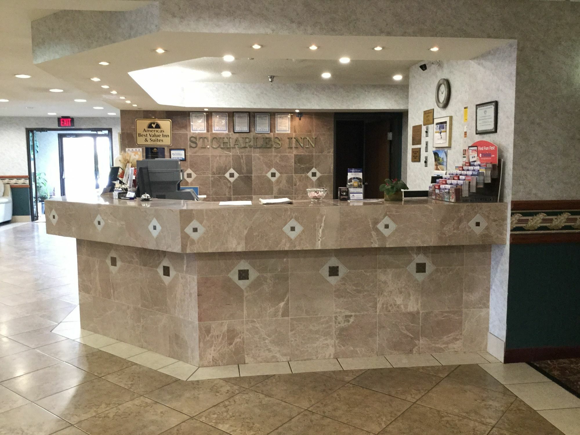 Americas Best Value Inn&Suites Saint Charles Exterior foto